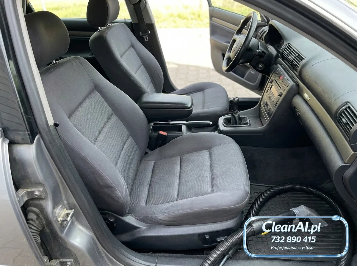 Wnętrze auta — po